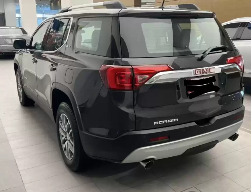 Gebraucht GMC Acadia Zu vermieten in Riad #21417 - 1  image 